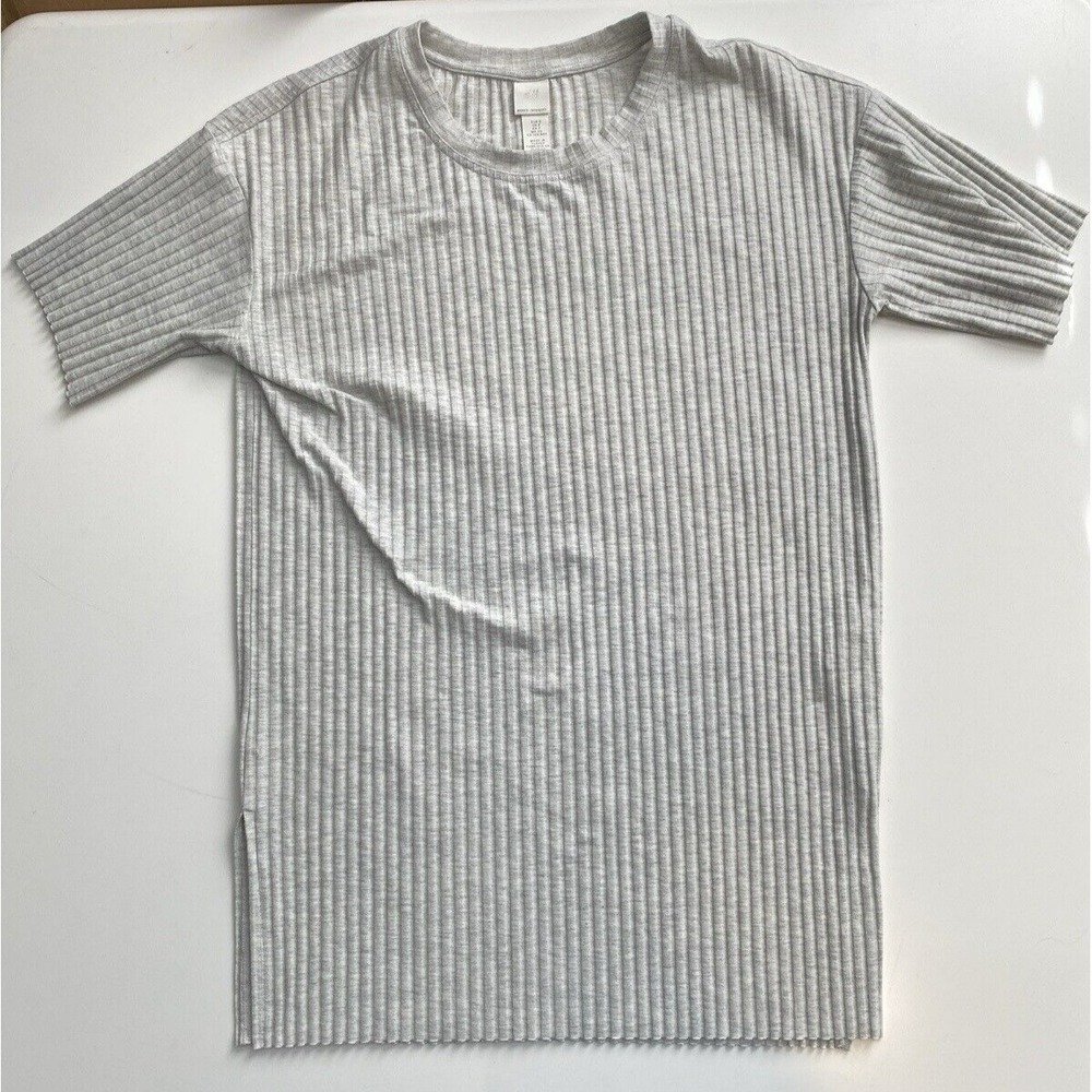 H&M Short Sleeve Light Gray Ribbed Shirt Small